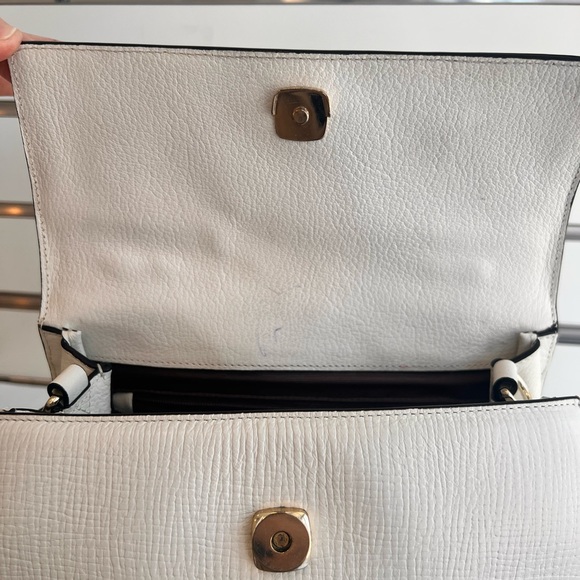 Luana Made in Italy - Chic Cream Satchel with Gold Chain - Picture 8 of 17